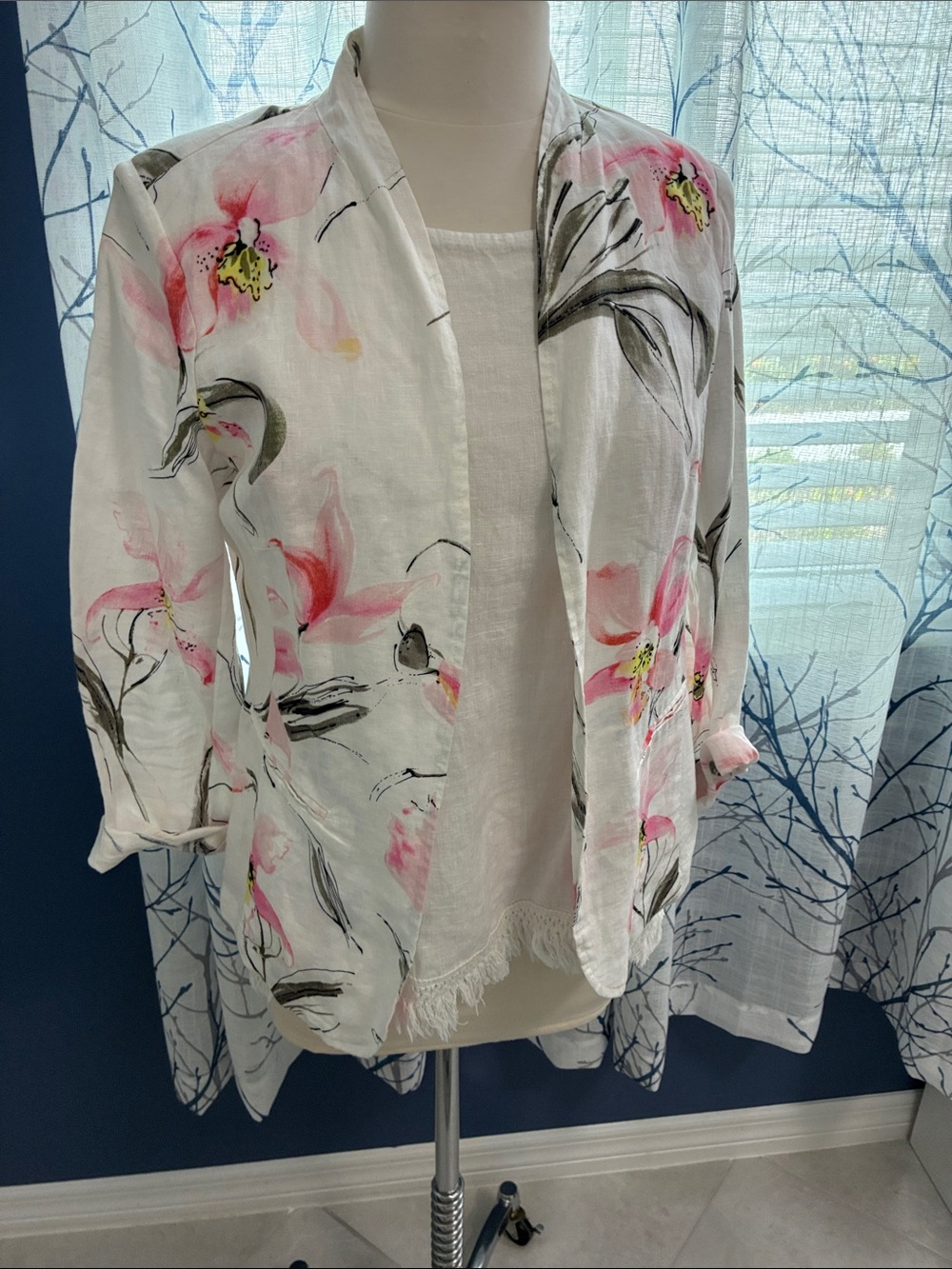 Peck & Peck White Floral Open Front Linen Blazer with Pink Blooms